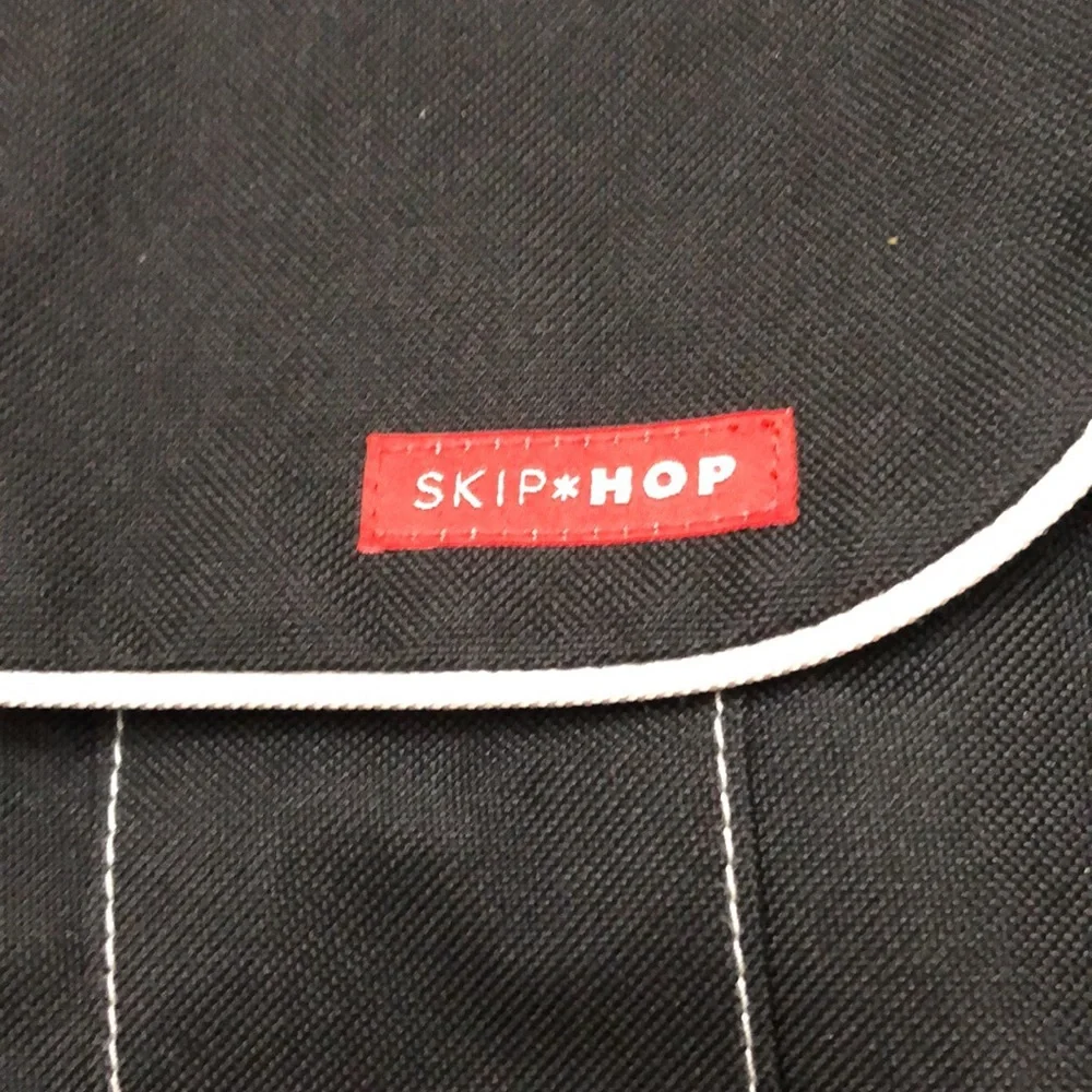 Skip Hop Messenger Bag black